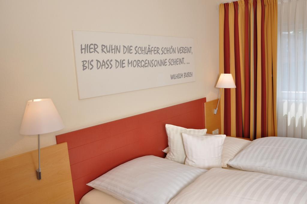 Romantik Hotel Schmiedegasthaus Gehrke Бад-Нендорф Экстерьер фото